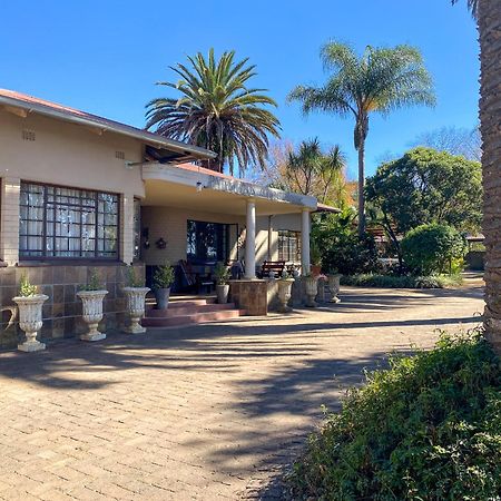 Palm Inn Guest House Piet Retief Exteriör bild