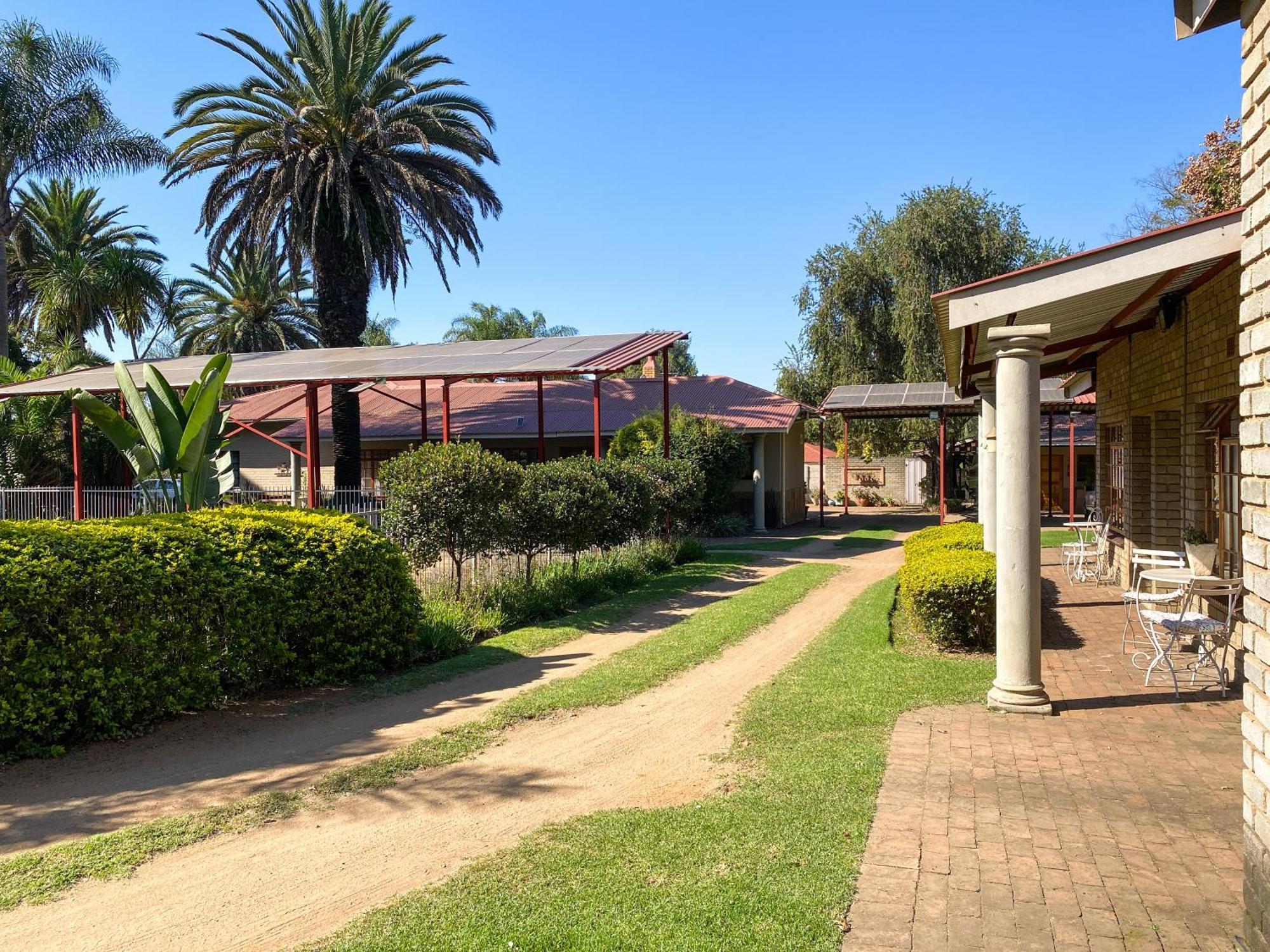 Palm Inn Guest House Piet Retief Exteriör bild