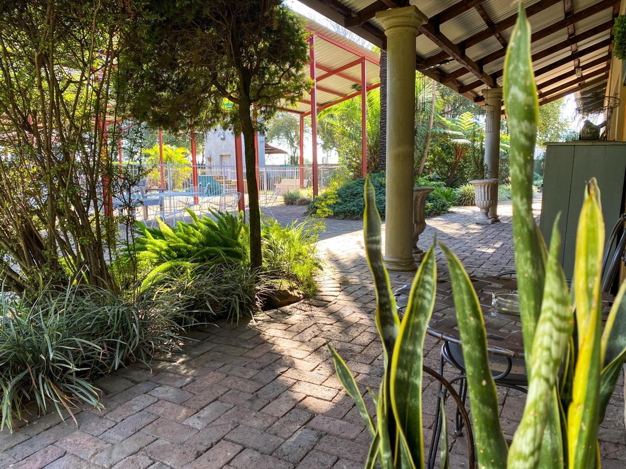Palm Inn Guest House Piet Retief Exteriör bild